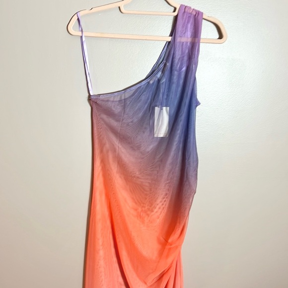 Hutch Beach Coverup - Picture 5 of 7